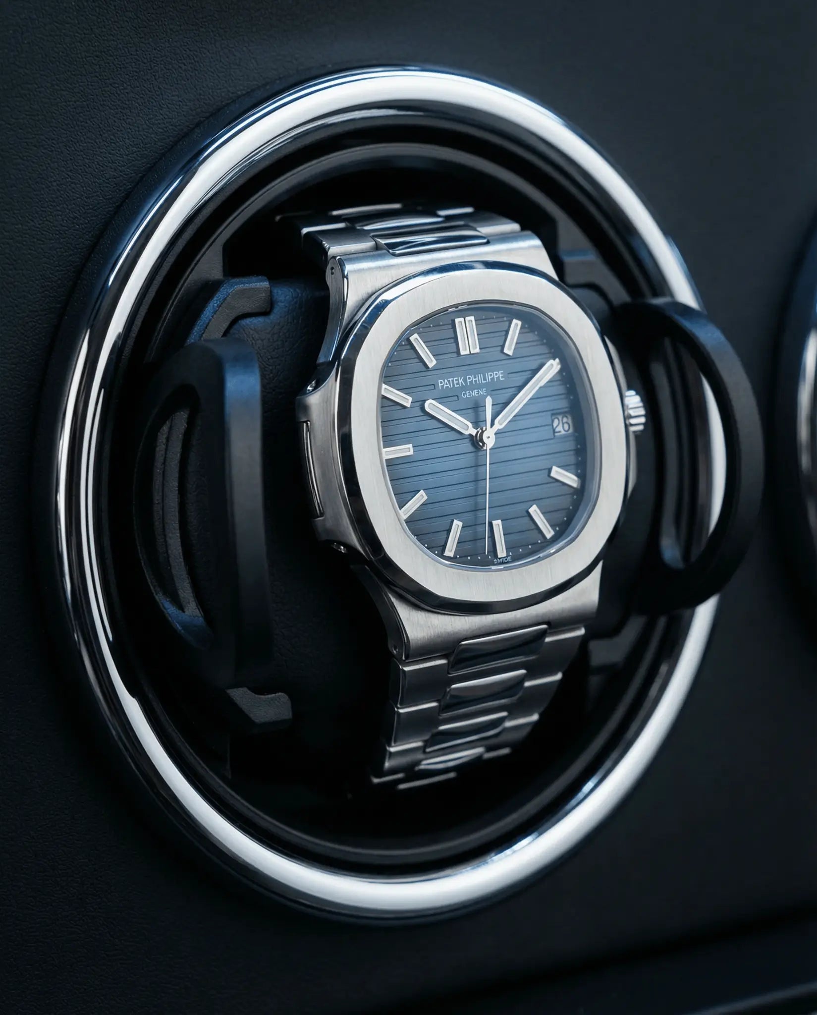 patek philippe nautilus dans un remontoir mercier et fils