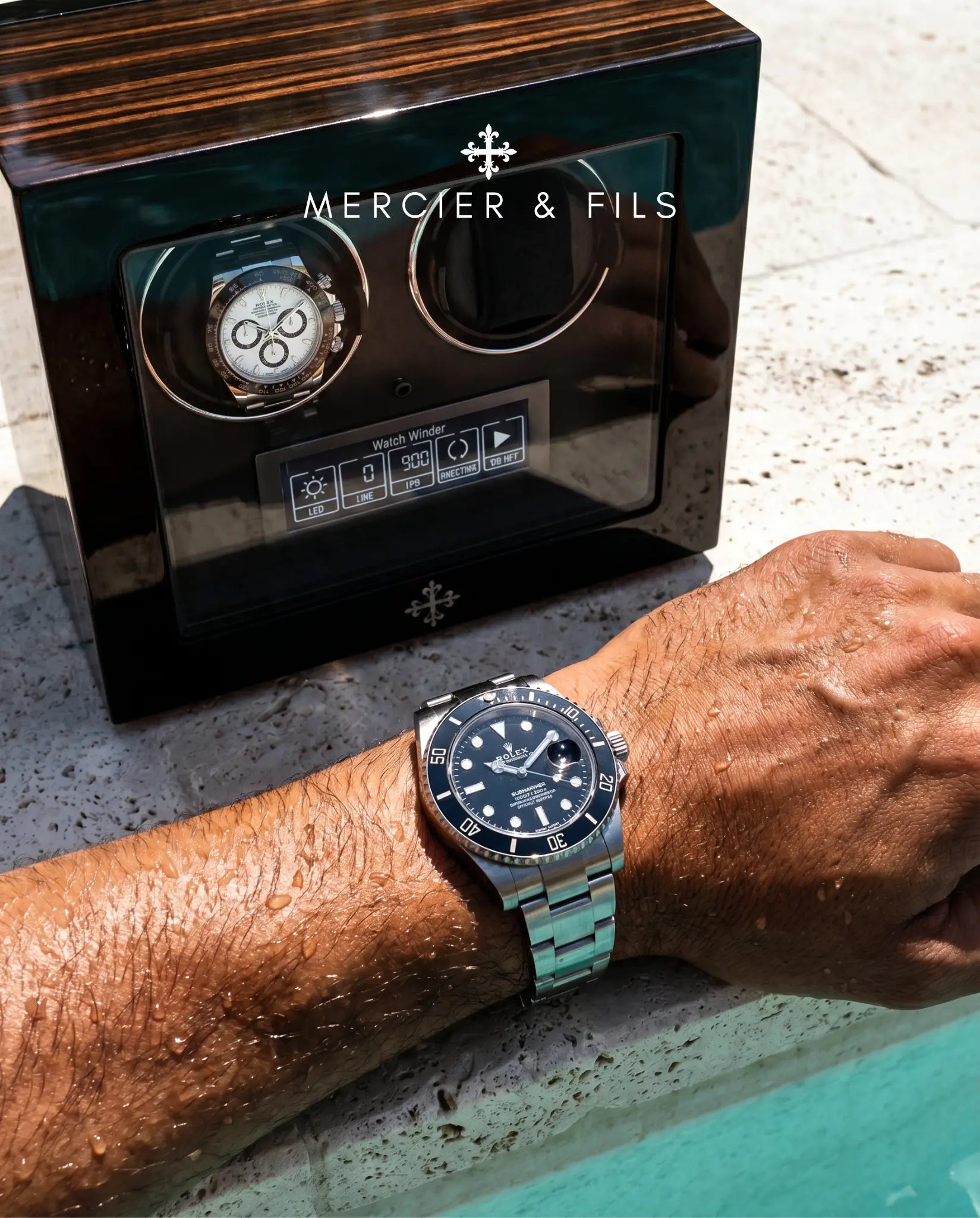 plan rapproché d'un homme dans une psicine portant une rolex submariner 116610LN avec a ses cotes un remontoir pour motnre automatique mercier et fils mazarin II