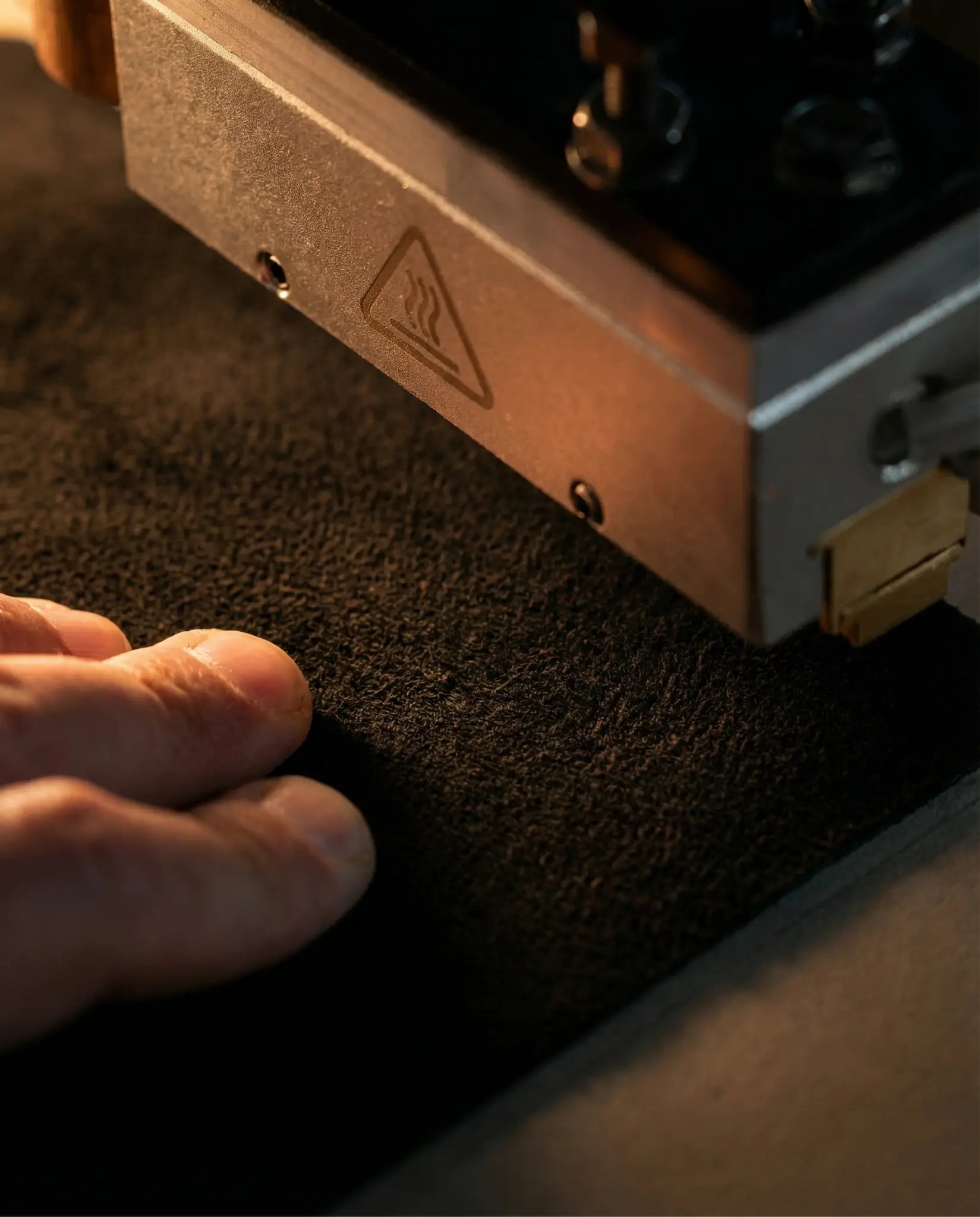 Intérieur alcantara coffre-fort Mercier & Fils — finition artisanale
